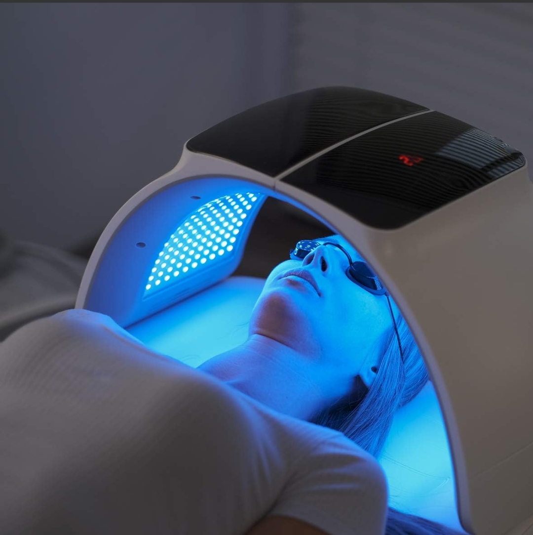 PDT Light Therapy LED facial equipment - Image 3